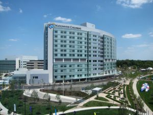 Nationwide_Children’s_Hospital_(Columbus,_Ohio)_-_exterior-compressor